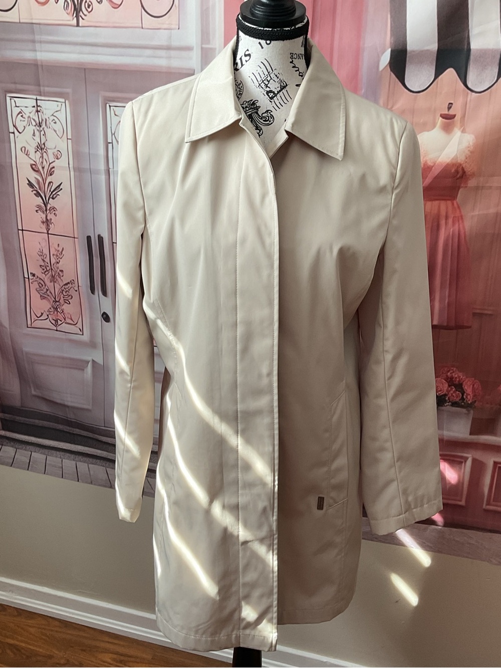 Women's Cream Single-Breasted Trench Coat